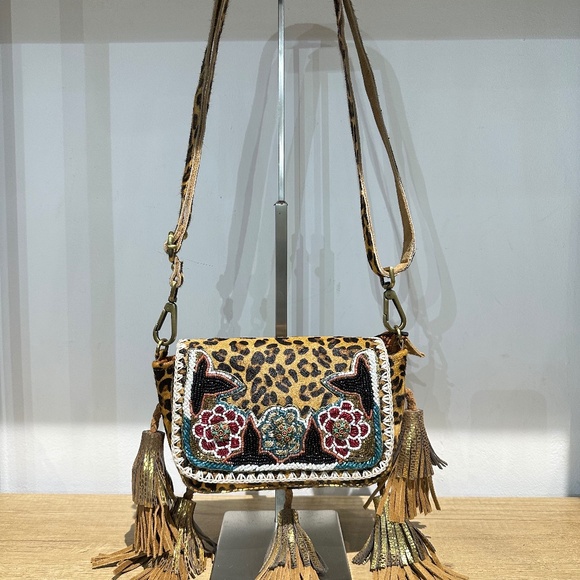 The Savannah Safari Fringe Bag - Picture 1 of 4